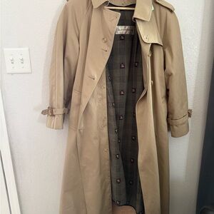 Evan-Picone Beige Coat with Navy Glen Plaid Lining